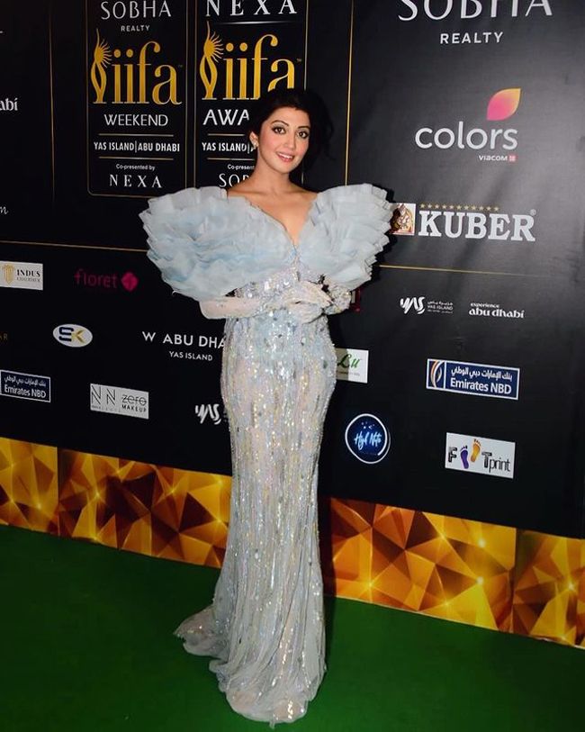 Staggering Poses Of Pranitha Subhash